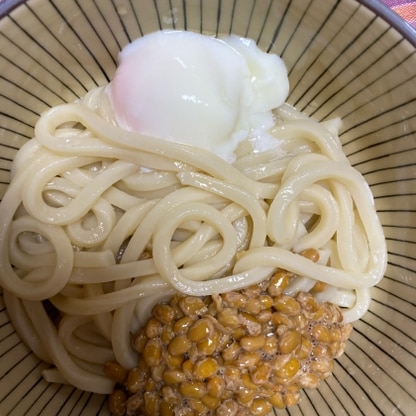 うどんと一緒に食べました。とても簡単でした。これで温泉卵は買わなくて済みます。